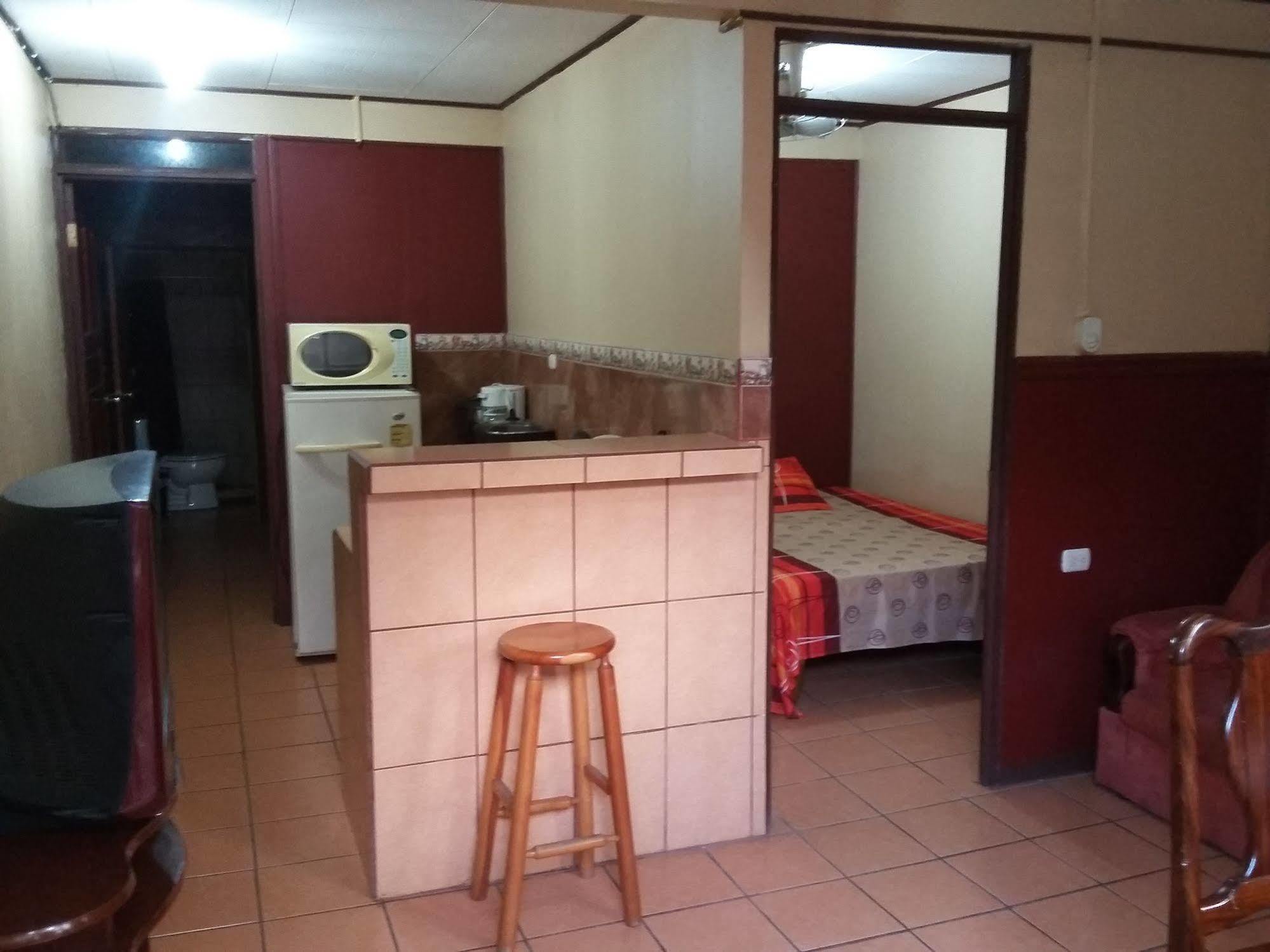Cabinas Madeleine 푼타레나스 외부 사진